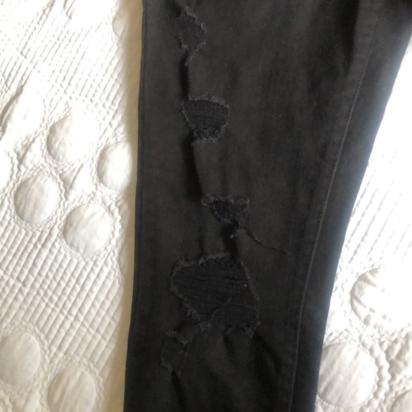 Levi’s black super skinny jeans. - Picture 7 of 9